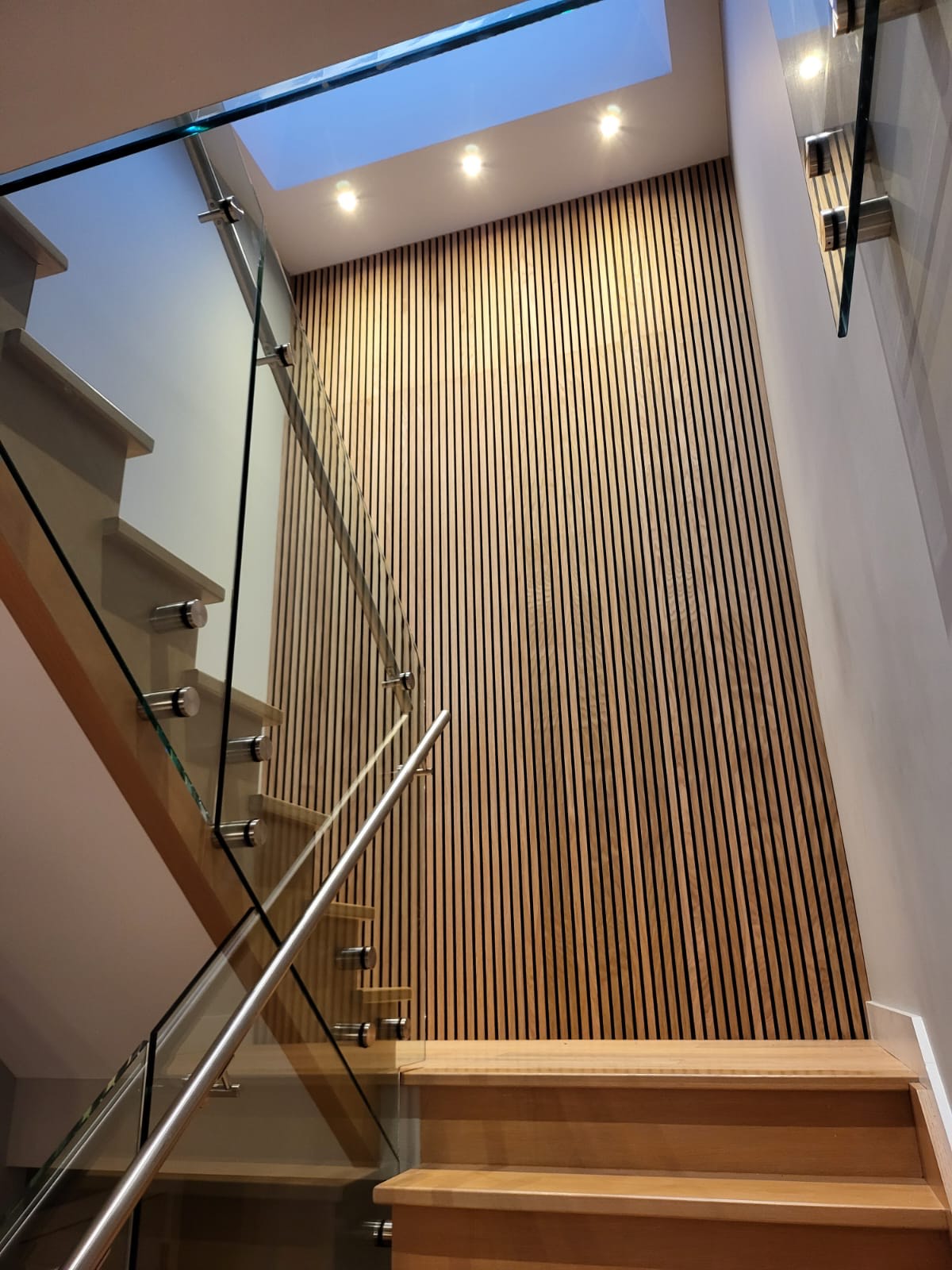 Natural White Oak Wood Slat Wall Panels – VIP Classic Moulding